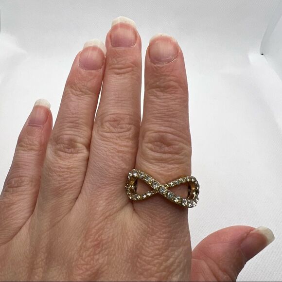 🍭4/$20 Rhinestone studded infinity stretch ring - Picture 2 of 4